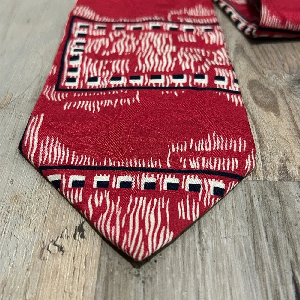 Vintage Michael Austin Men’s Red Black Geometric Tie Silk Made in USA Career - Picture 4 of 7
